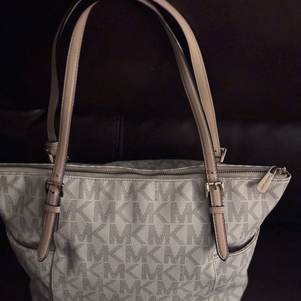(SOLD)Michael Kors Purse